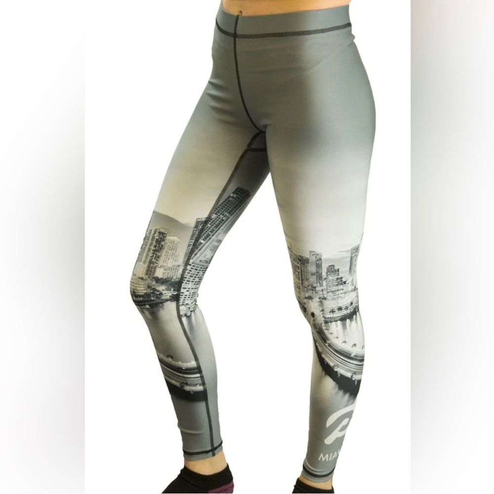 Peloton Miami leggings - New with Tags - Never worn